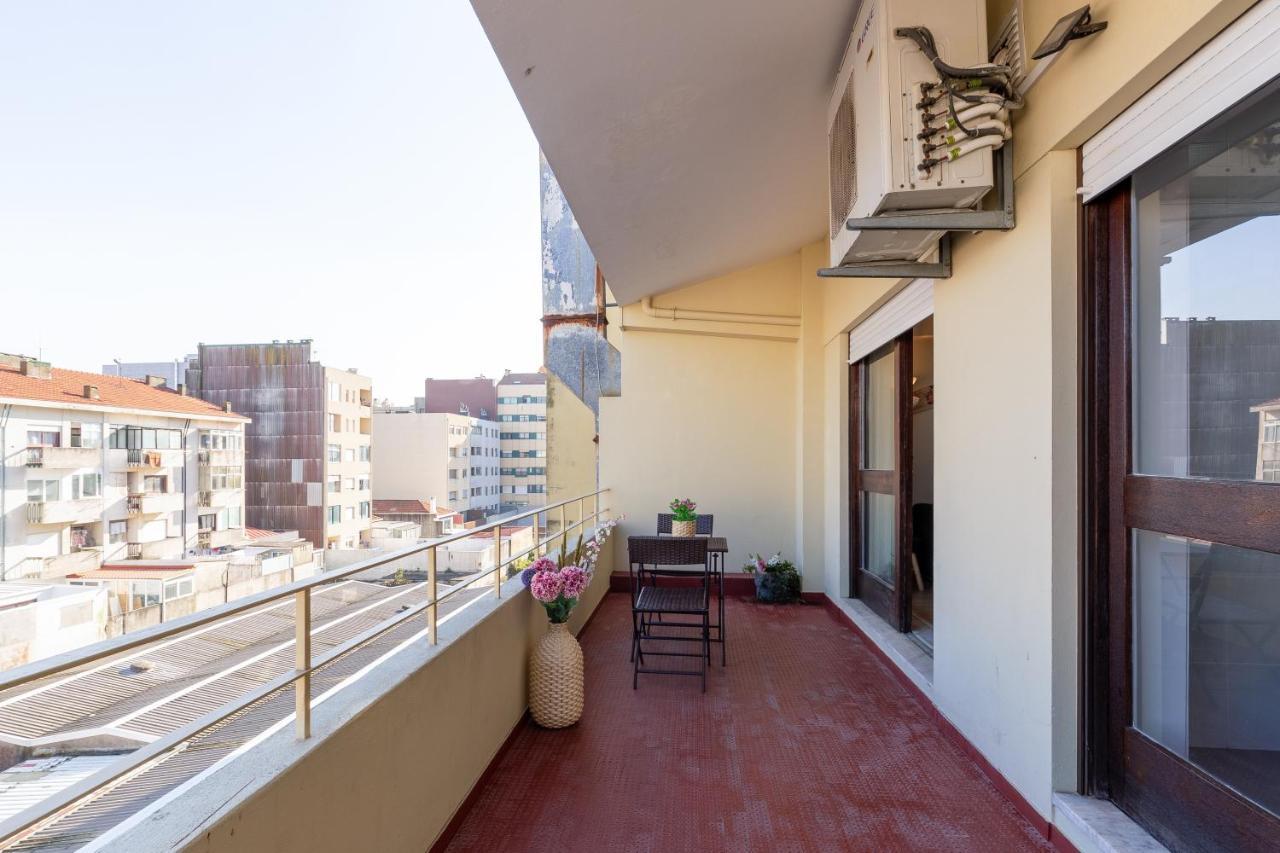 Host Wise - Trendy Bright Flats With Jacuzzi - 5 Min Beach Matosinhos  Bagian luar foto